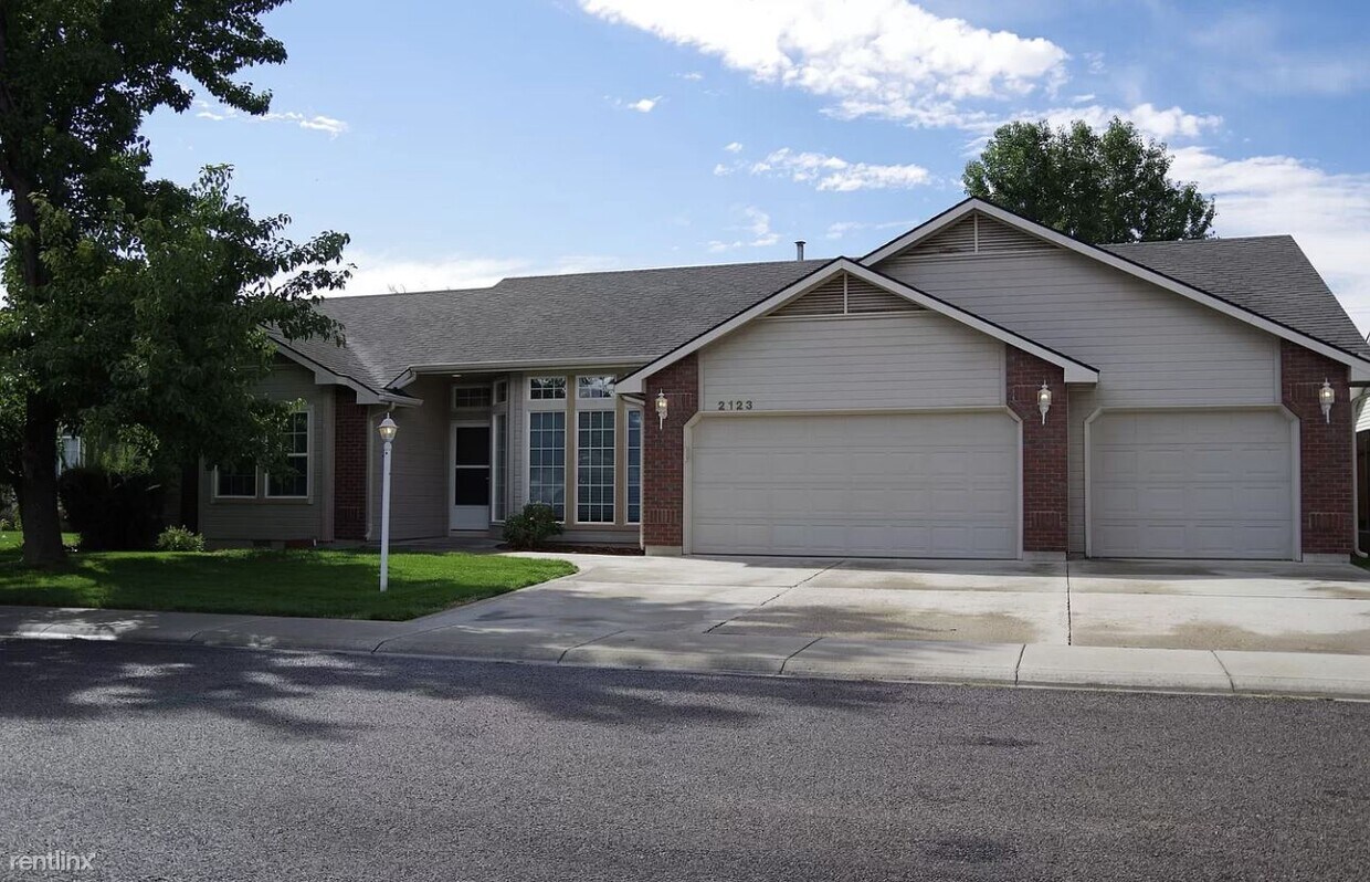 3 br, 2 bath House 2123 South Rushmore Way House Rental in Boise