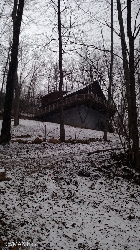 Primary Photo - 2837 Mountain Blvd