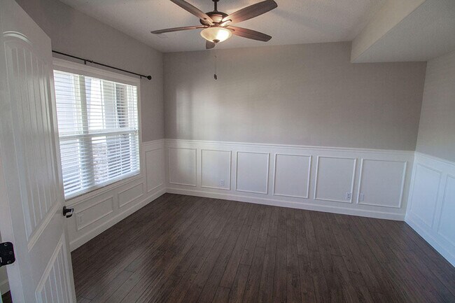Building Photo - 7407 Pemberton Dr