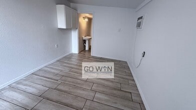 Building Photo - 8422 W Jefferson St