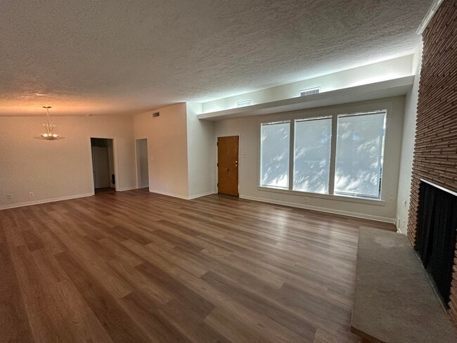 Foto del edificio - 2400 Martin St