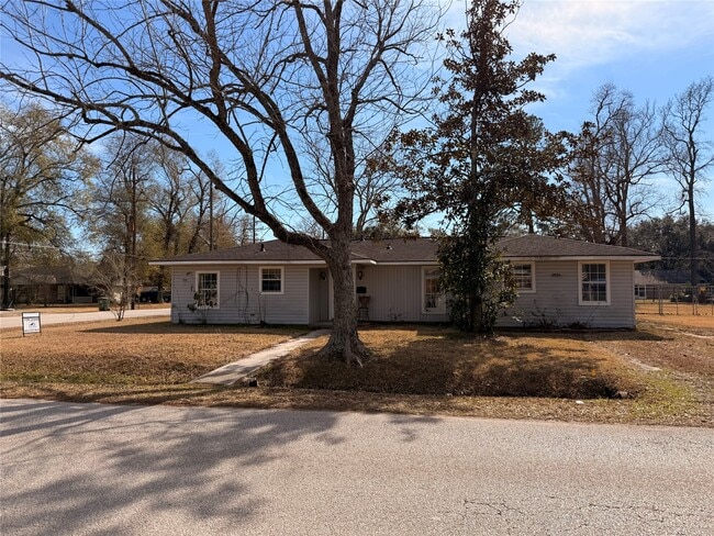 Building Photo - 628 Truman St