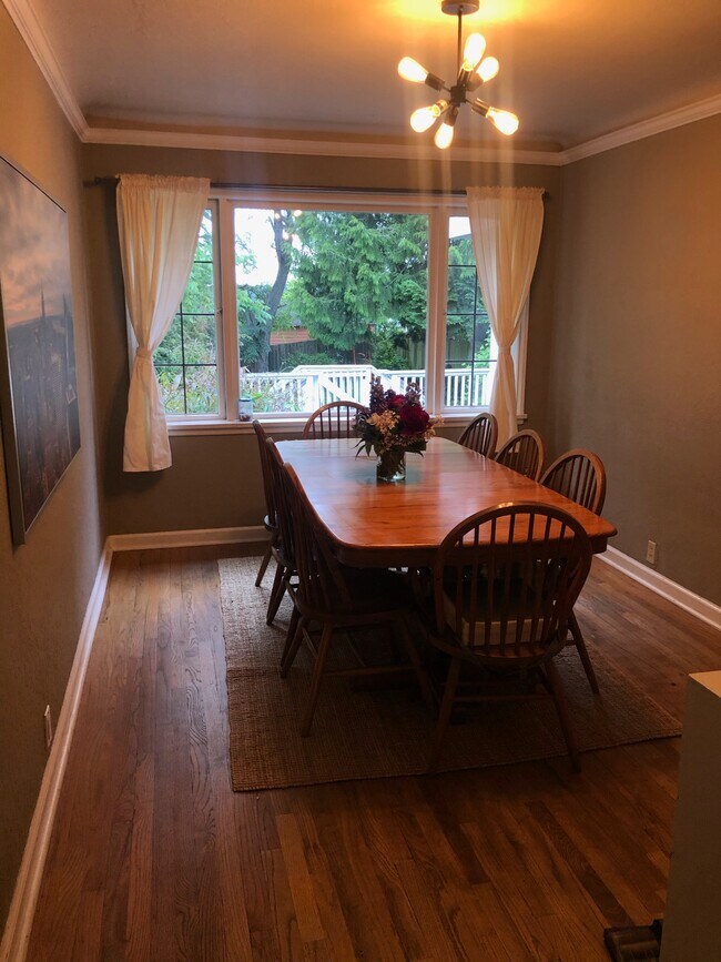 Dining room - 312 NE 95th St