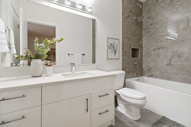 Building Photo - 1414 Main St