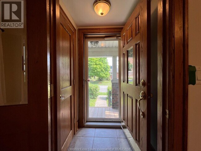 Photo du bâtiment - 192 Shepherd St E