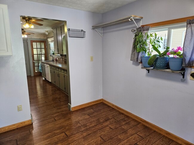 Building Photo - 4047 Mogadore Rd