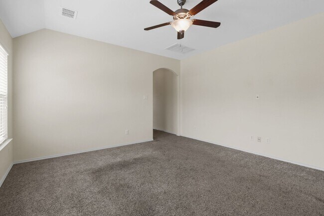 Building Photo - Welcome to this charming 3-bedroom, 2-bath...