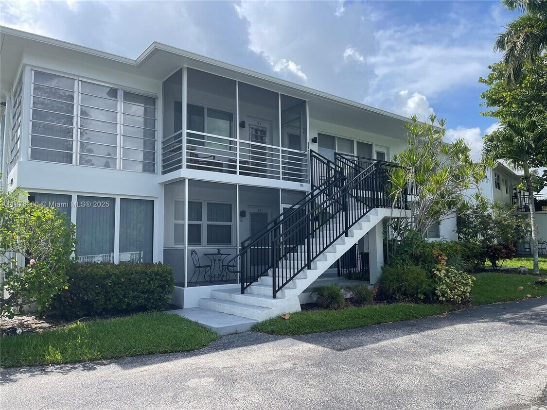 Foto principal - 1060 SE 14th Pl