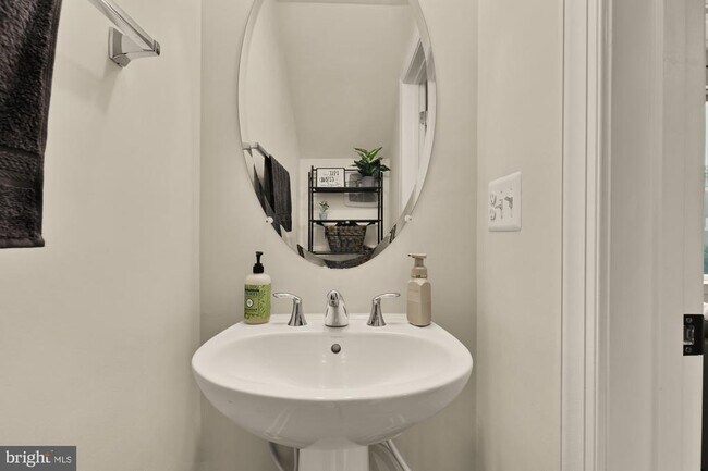 Foto del edificio - 7624 Stemhart Ln