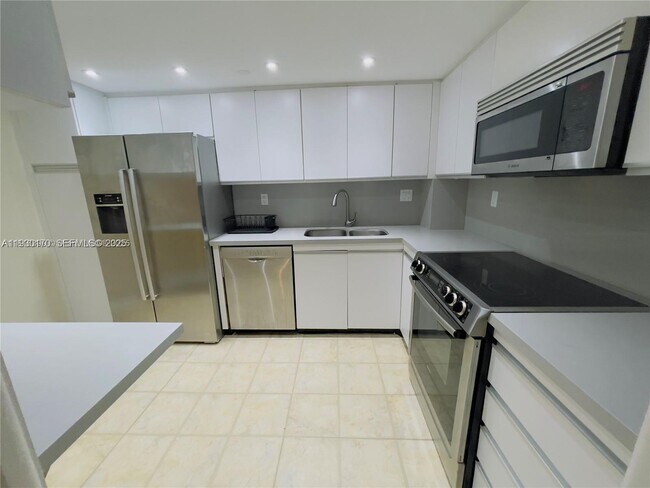 Foto del edificio - 2000 Towerside Terrace