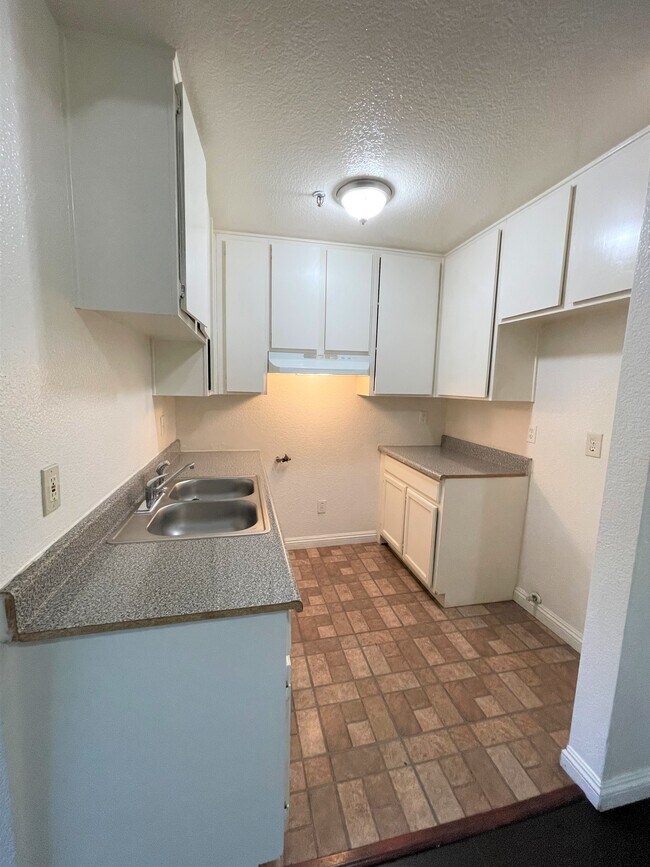 Foto del edificio - 839 N Summit Ave