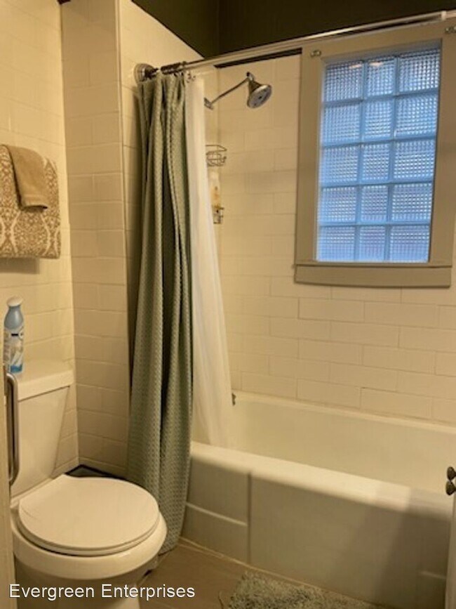 Foto del edificio - 3 br, 2 bath House - 4205 Walnut Street