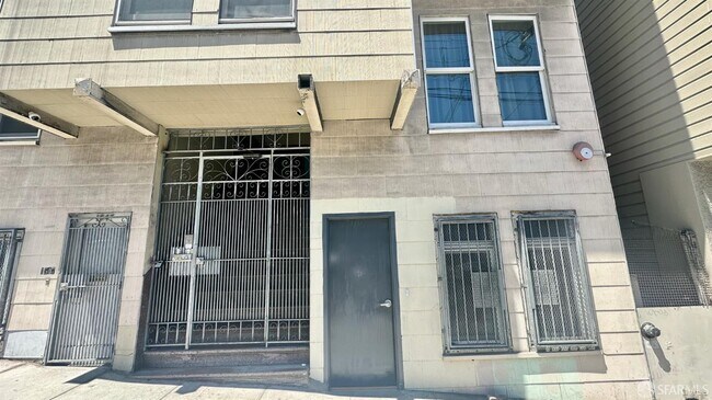 Foto del edificio - 1553 Leavenworth St