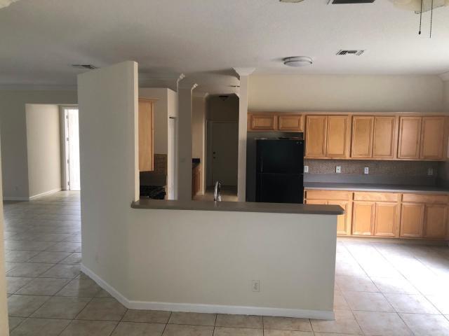 Photo - 147 Kensington Way House