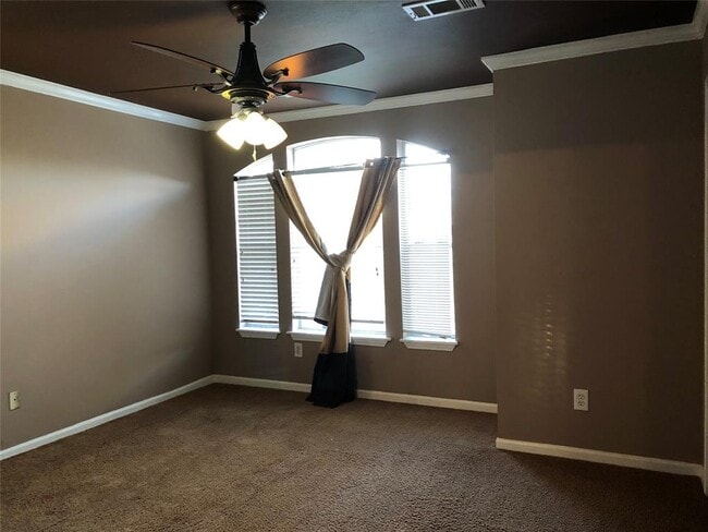 Building Photo - 5819 Tidewater Dr