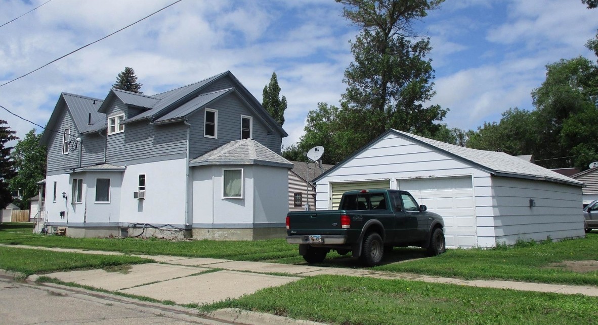 Garage - 1023 S Lincoln St