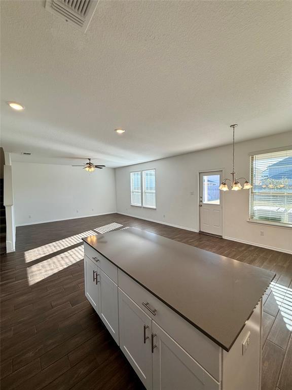 Building Photo - 1529 W Kerr Pass