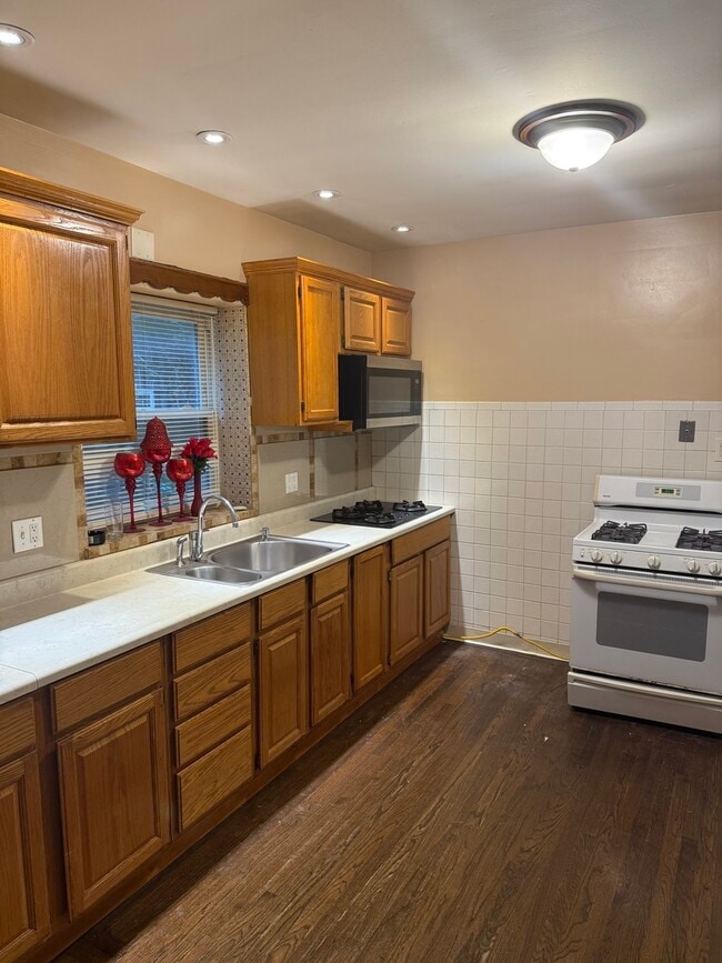 Foto del edificio - 1641 N Merrimac Ave