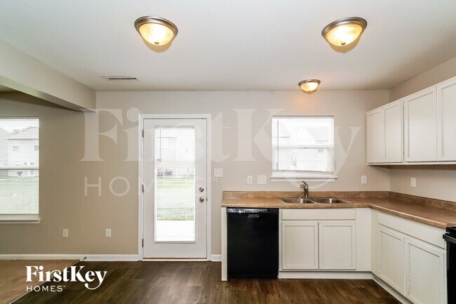 Foto del edificio - 8123 Fisher Bend Dr