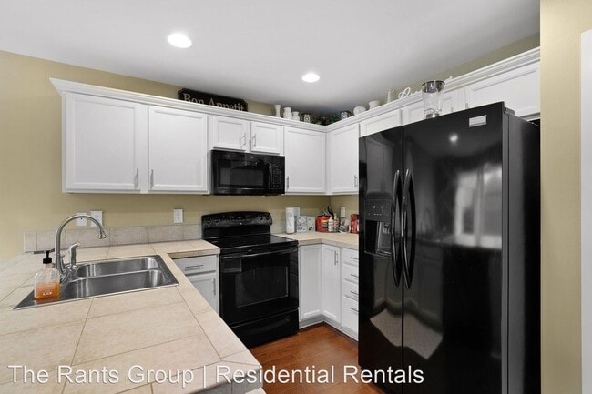 Building Photo - 3 br, 2.5 bath House - 6726 Blade St SE