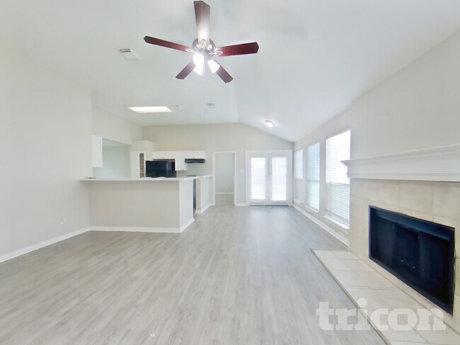 Foto del edificio - 18311 Autumn Trails Ln