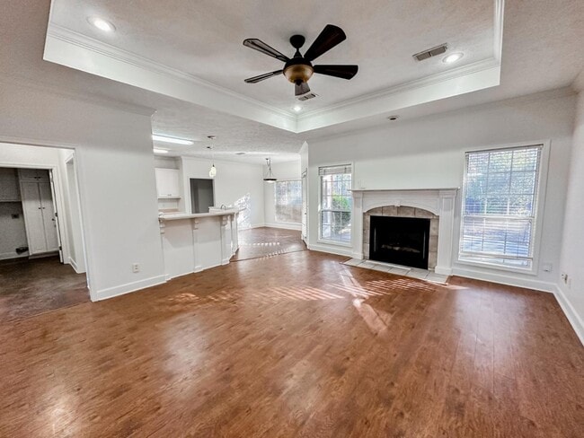 Building Photo - 141 Hazelnut Cir