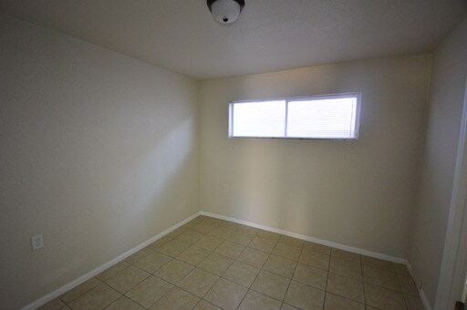 Building Photo - 438 Perlite Way