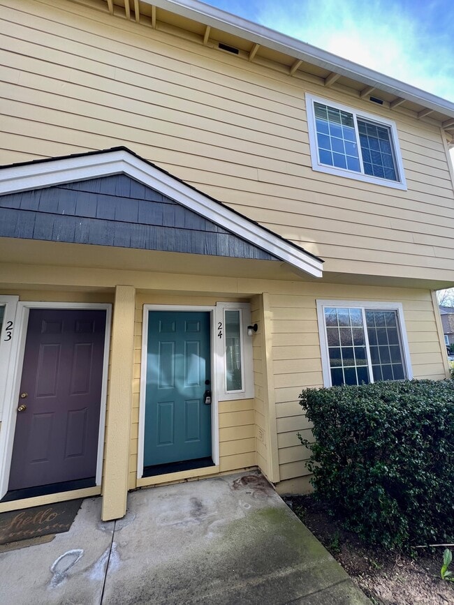 Building Photo - 2030 Brookhurst St