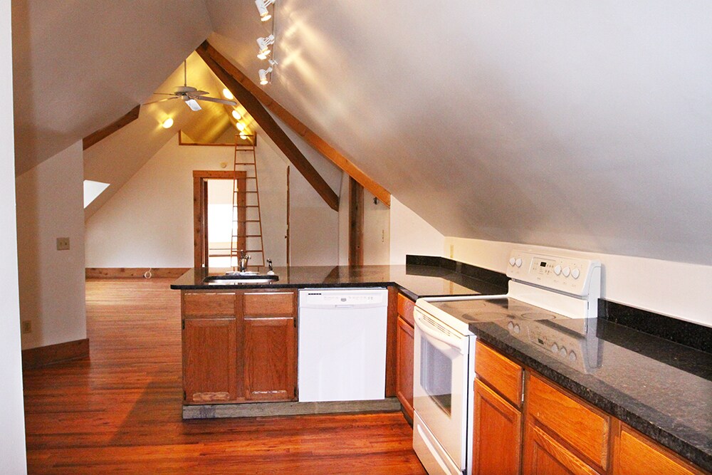 Foto principal - 83 Merriman St