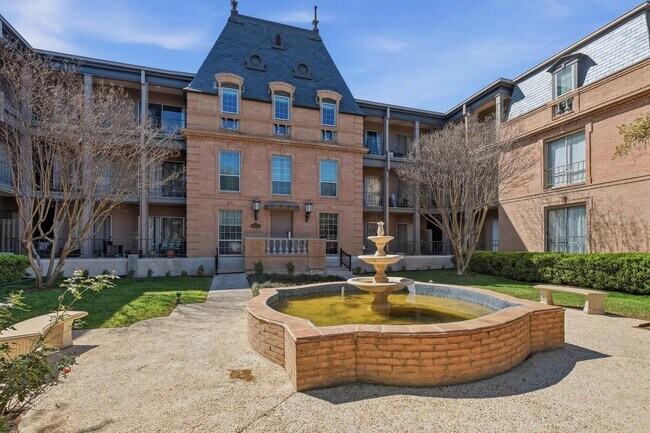Foto del edificio - Rare rental: Chateau Dijon 1/1 in Alamo Heights