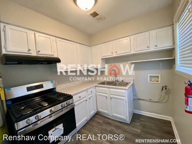 Building Photo - 2 br, 1 bath House - 392 W Mitchell Rd