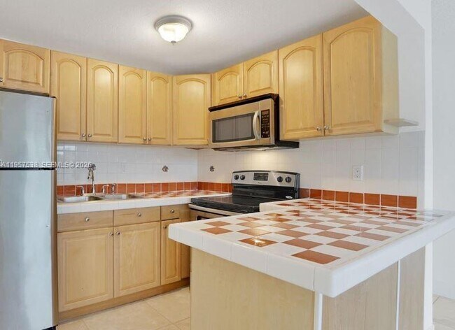 Foto del edificio - 4275 NW S Tamiami Canal Dr