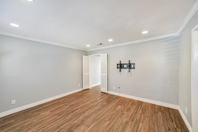 Building Photo - 4521 Acacia St