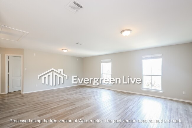 Building Photo - 310 Rustic Stable