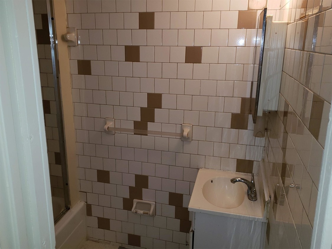 Building Photo - 121 W Saratoga St