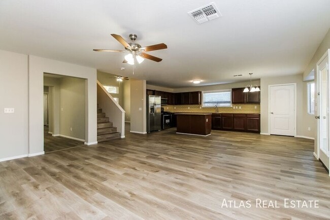 Building Photo - 374 E Daniella Dr