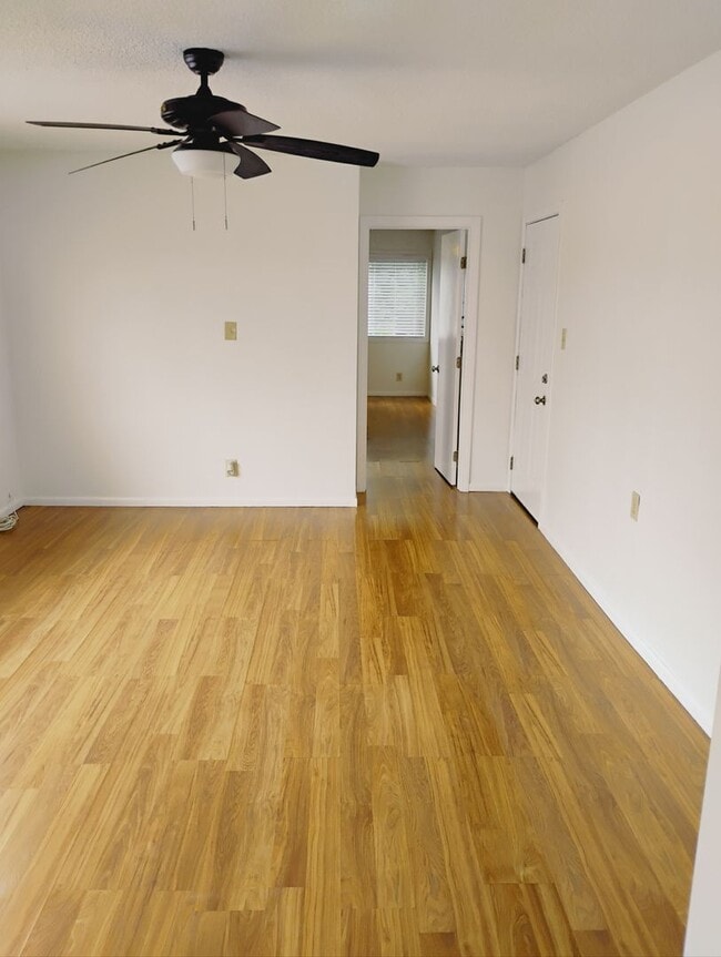 Photo - 5130-5140 Roseland Street Apartment