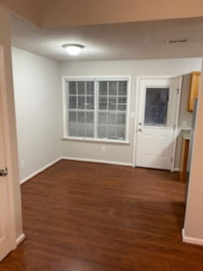 Building Photo - Renovated 3 Bedroom Home For Rent Near Post!