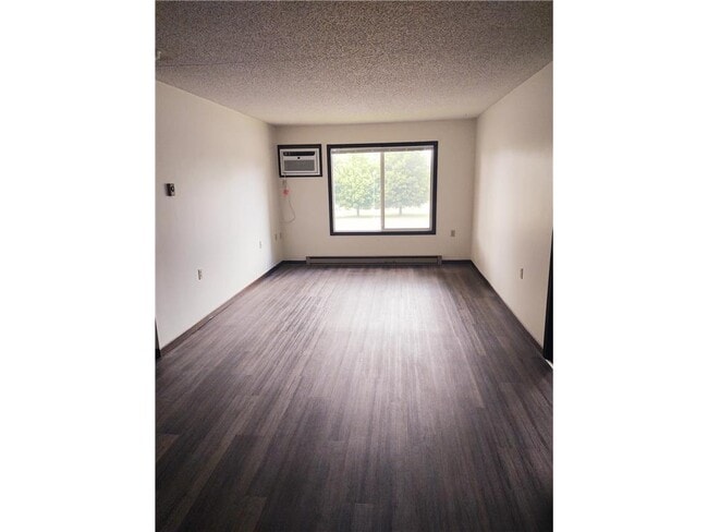 Building Photo - 812 Hills Ave