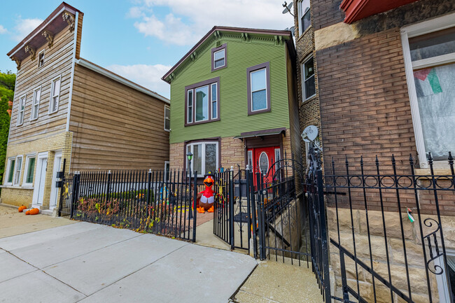 Building Photo - 1508 W Cullerton St