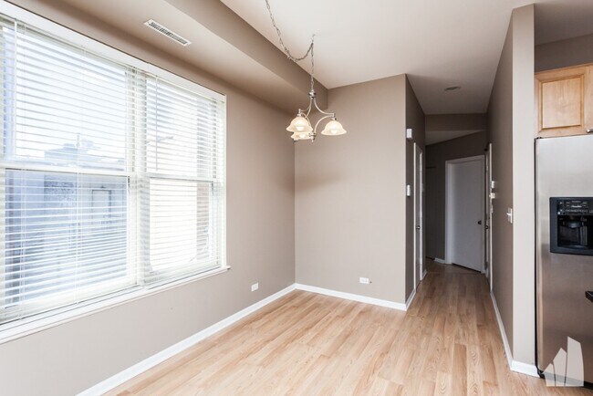 Foto del edificio - 3213 N Wilton Ave