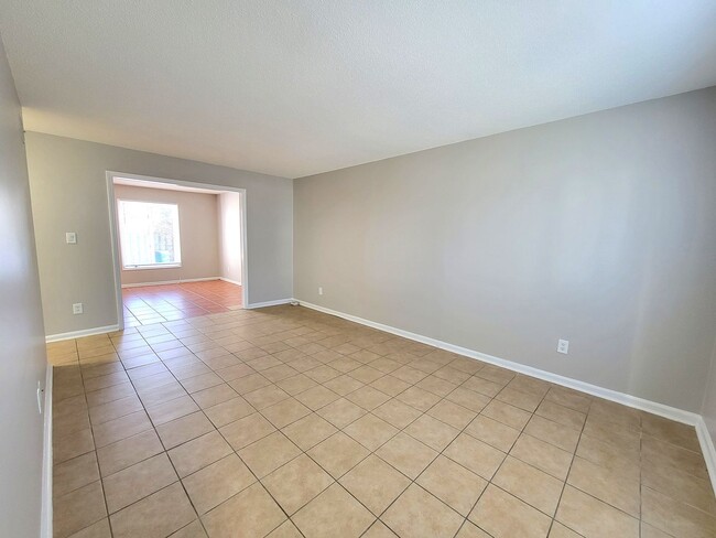 Building Photo - 3-bedroom home located in the vibrant city of Charlotte, NC