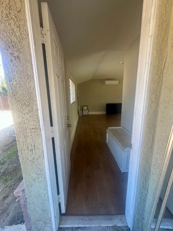 Foto del edificio - 5385 Howard St