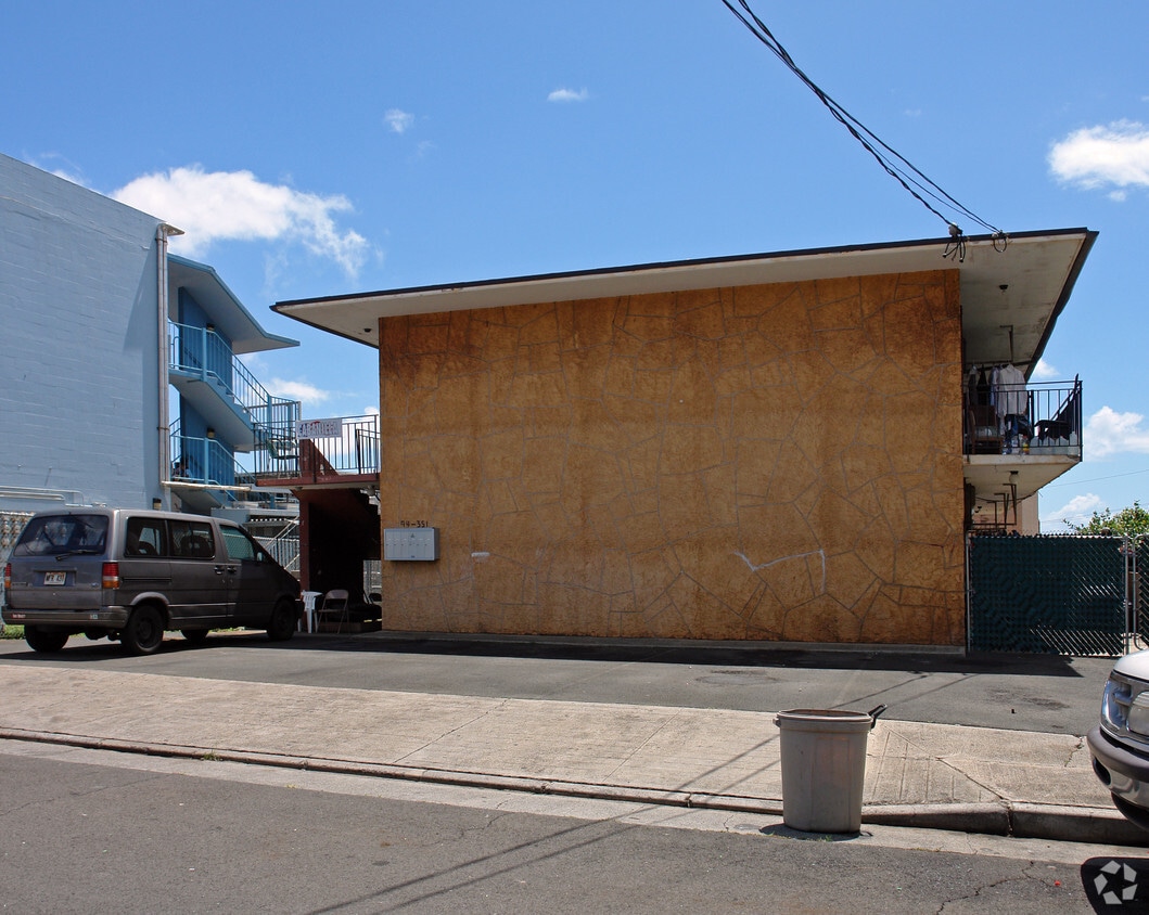 Building Photo - 94-351 Pupumomi St