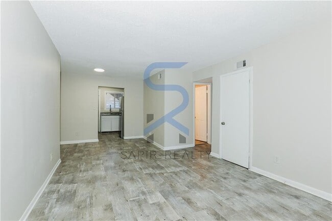 Building Photo - 2055 Alison Ct SW
