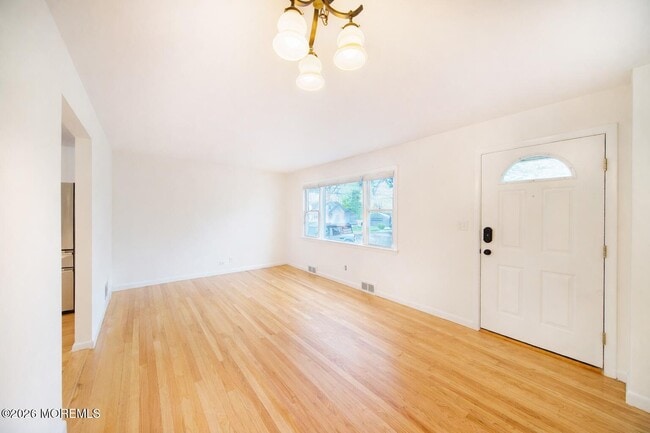 Foto del edificio - 32 Lake Ave