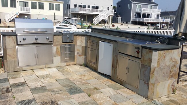 Outdoor Kitchen - 18 Halsey Dr