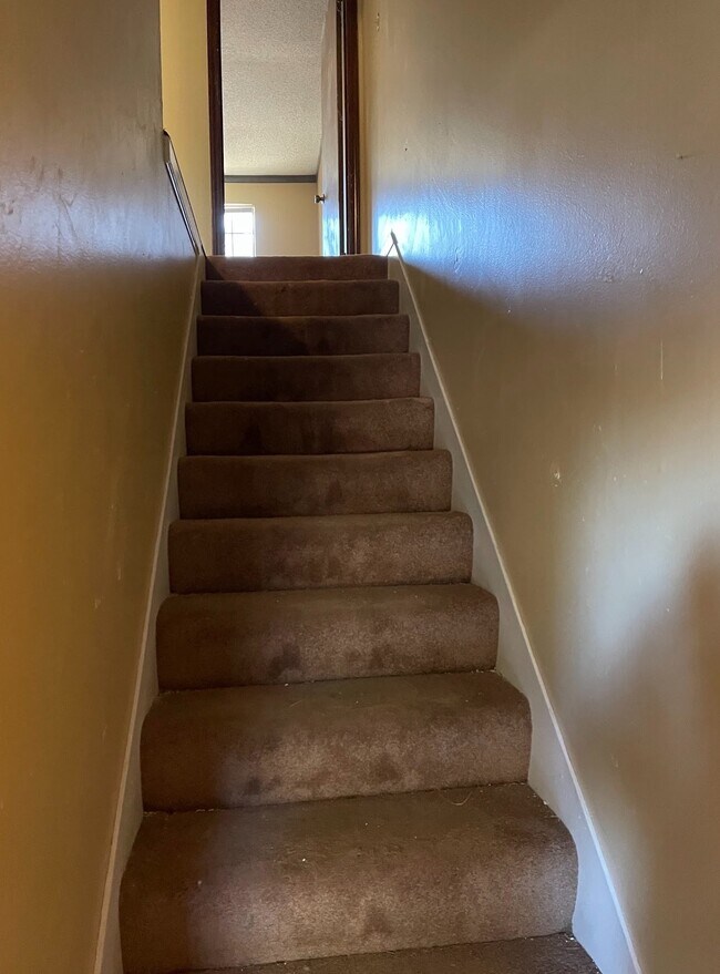 Foto del edificio - 656 Valley Crest Dr