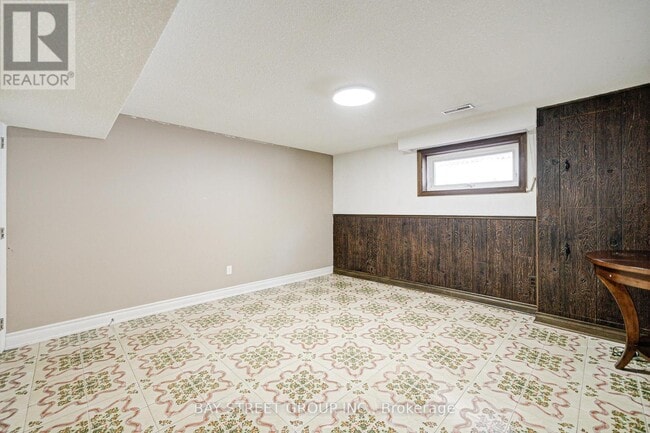 Building Photo - 38 Leafield Dr