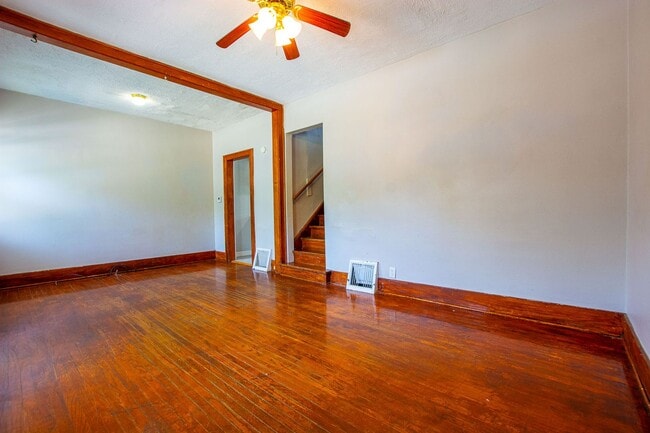 Building Photo - 2202 Wirt St